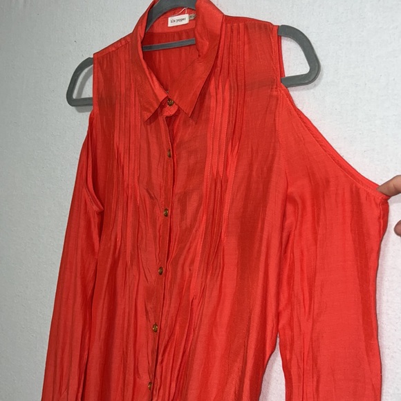 Cold Shoulder Coral Button Up Blouse Women’s Size Large Relaxed Fit Bright - Picture 7 of 7